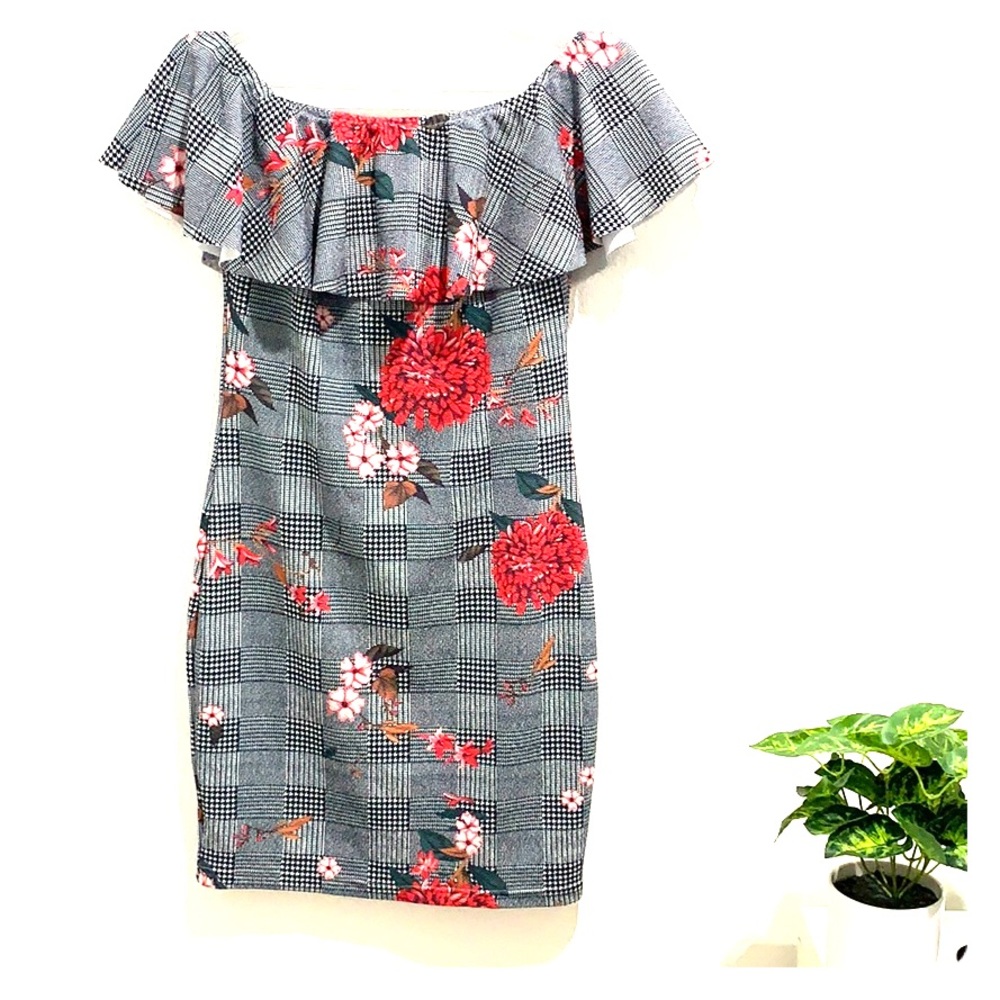 ❌sold❌SHEIN off the shoulder dress ♥️